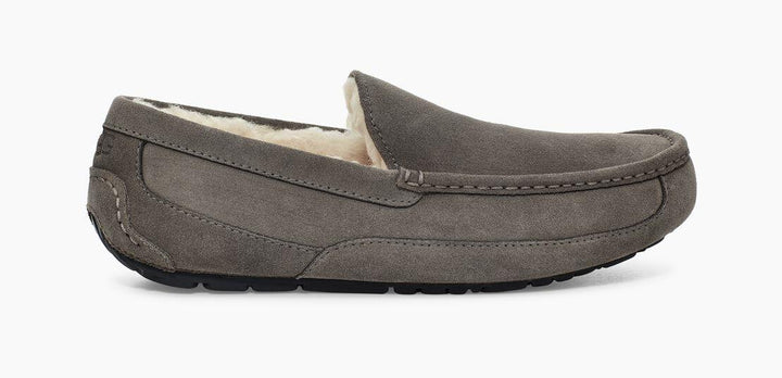UGG- MEN'S ASCOT SLIPPER